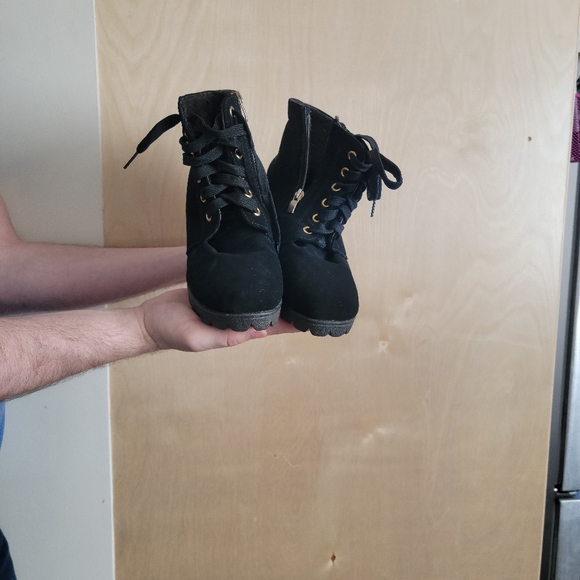 Boots - Picture 1 of 2